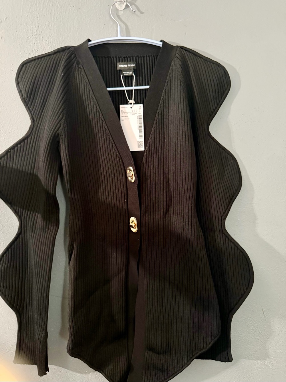 Urban Revivo Black Wave-Sleeve Ribbed Cardigan